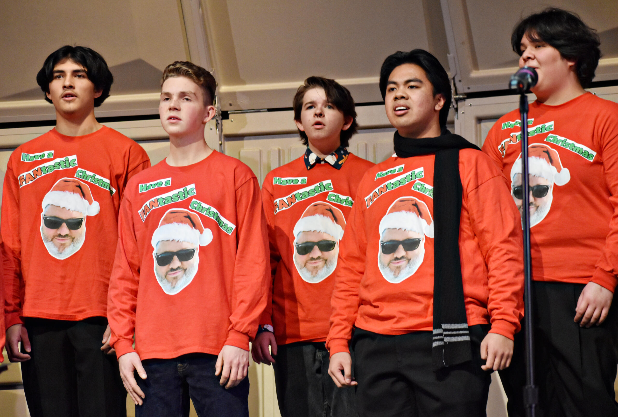 From left to right: Ismael Trinidad ('25), Jacob Hayward ('26), Wilbur Cooper ('25), Ryley Salazar ('24), and Milly Mora-Zarco ('26). (Photo by Karidja Monjolo)